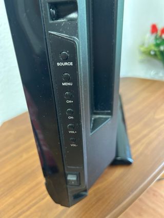 TV Supratech S2201DVT con REPRODUCTOR