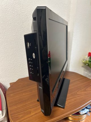 TV Supratech S2201DVT con REPRODUCTOR