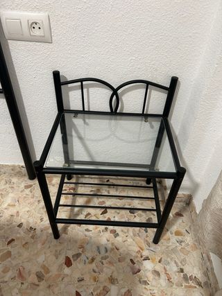 Cabecero y mesitas de hierro forjado negro