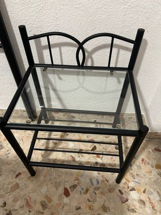 Cabecero y mesitas de hierro forjado negro