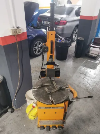 Kit Desmontadora + Equilibradora. Buen estado.