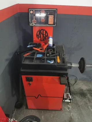 Kit Desmontadora + Equilibradora. Buen estado.