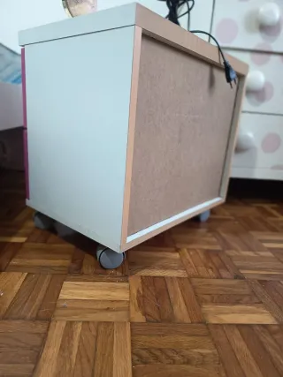 Mesita juvenil blanca y rosa