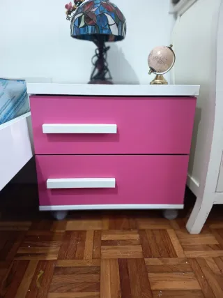 Mesita juvenil blanca y rosa