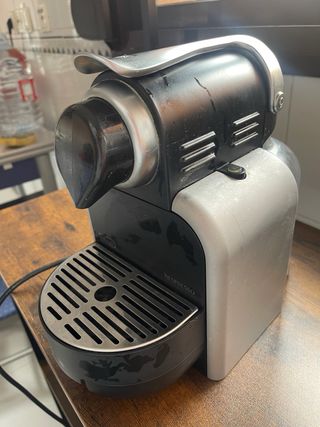 Cafetera Nespresso DeLonghi Negra