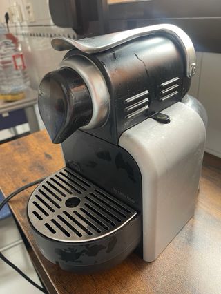 Cafetera Nespresso DeLonghi Negra