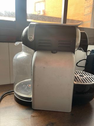 Cafetera Nespresso DeLonghi Negra