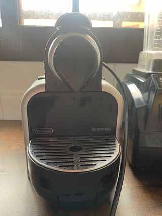Cafetera Nespresso DeLonghi Negra