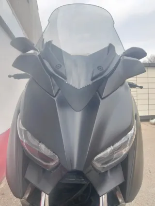 Yamaha X-MAX 400 Iron Negra