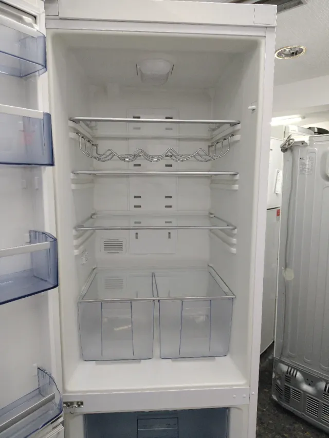 Nevera Panasonic Blanca. N406