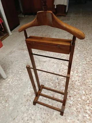 Galán de noche de madera