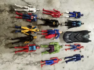 Muñecos Superhéroes Marvel y DC