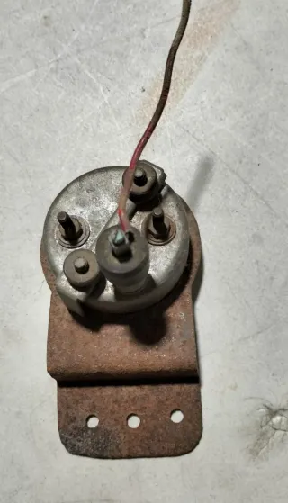 Medidor Amperios AST. Antiguo.