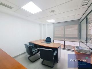 Oficina en venta en Centro en Alicante