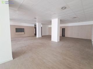 Local comercial en venta en Gamonal en Burgos