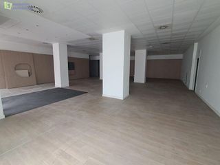 Local comercial en venta en Gamonal en Burgos