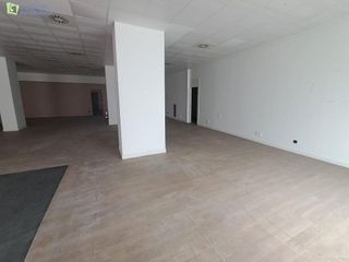 Local comercial en venta en Gamonal en Burgos