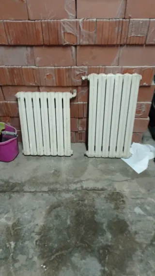 Radiadores de metal blancos