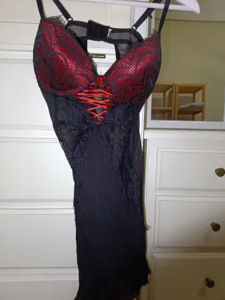 Lencería corpiño negro y rojo y negro y rosa