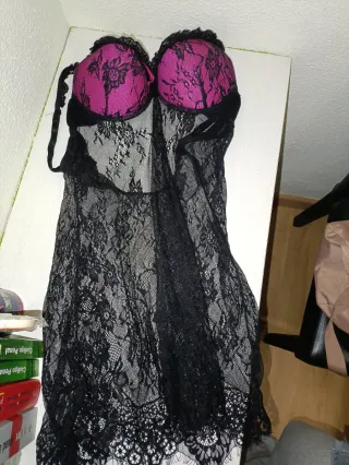 Lencería corpiño negro y rojo y negro y rosa