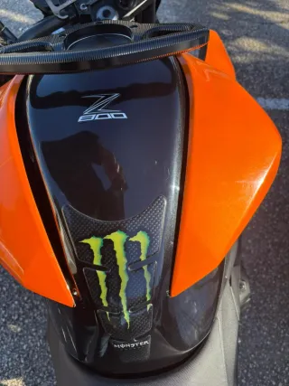 Kawasaki Z800 ABS Naranja y Negra
