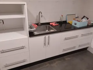 Módulos de cocina metal y madera. Medidas por priv