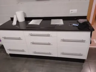 Módulos de cocina metal y madera. Medidas por priv