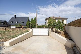 Terreno en venta en Zubia (La)