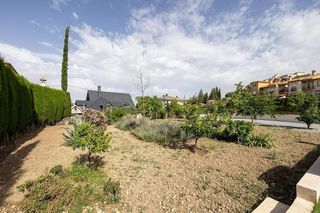 Terreno en venta en Zubia (La)
