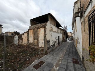 Terreno en venta en Zubia (La)