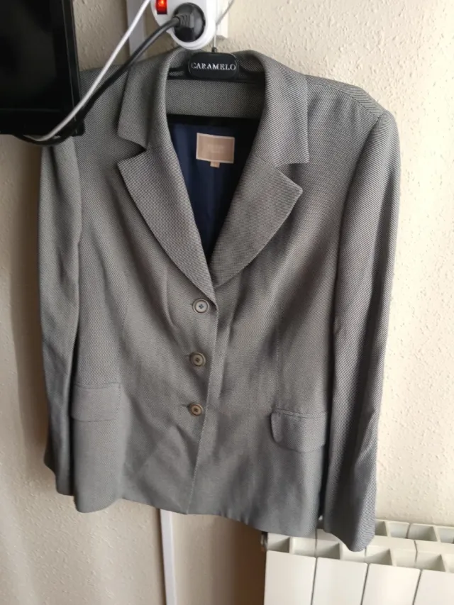 Conjunto Chaqueta y Pantalón Sra.azul y beige