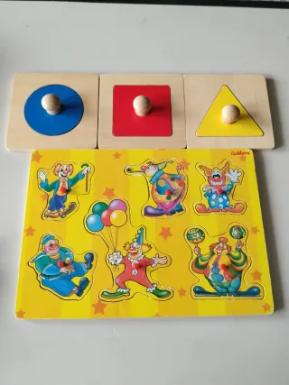 Puzzle de madera con figuras de payasos