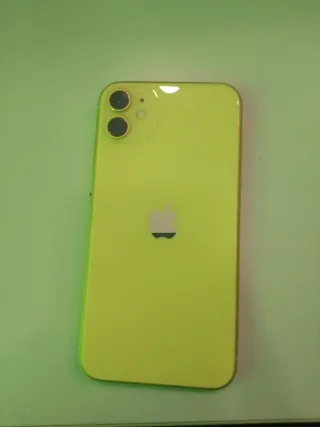 iPhone 11 /Amarillo