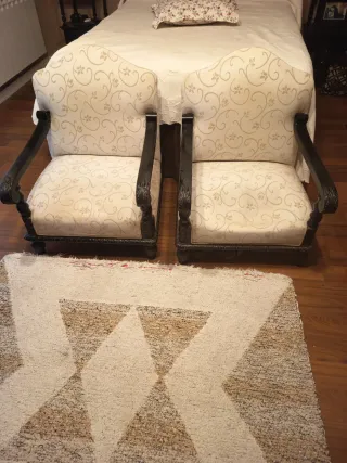 Sofá 3 plazas +dos descalzadoras antiguas d regalo