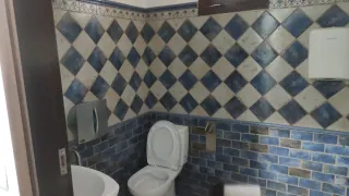 Alquiler local comercial insonorizado.