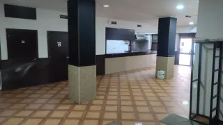 Alquiler local comercial insonorizado.