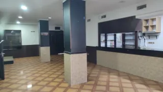 Alquiler local comercial insonorizado.