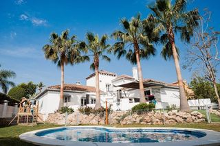 Chalet en alquiler en Río Real en Marbella