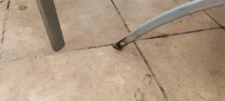 Mesa y 4 sillas de jardín