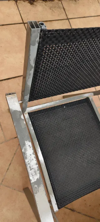 Mesa y 4 sillas de jardín