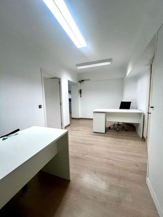 Oficina en alquiler en Joc de la Bola - Camps d'Esports - Ciutat Jardí - Montcada en Lleida