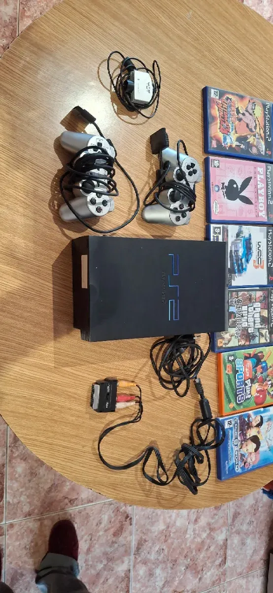 Consola PS2 Negra con 2 Mandos y Juegos