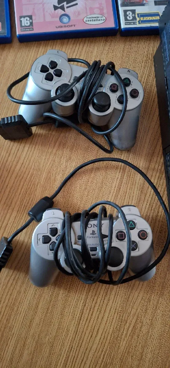 Consola PS2 Negra con 2 Mandos y Juegos