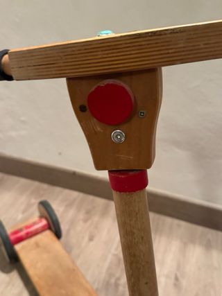 Patinete de madera para niños