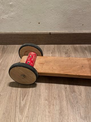 Patinete de madera para niños