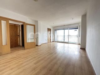 Piso en venta en Eixample Sud – Migdia en Girona