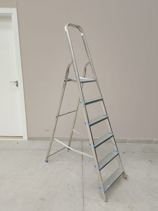 Escalera aluminio. DISPONEMOS VARIAS UNIDADES