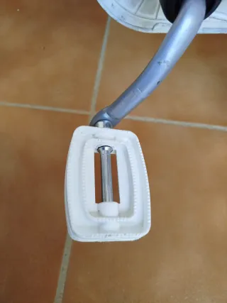 Bici infantil niña Minnie Mouse rosa paseo