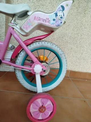 Bici infantil niña Minnie Mouse rosa paseo