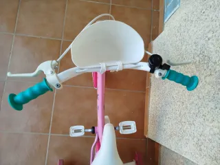 Bici infantil niña Minnie Mouse rosa paseo